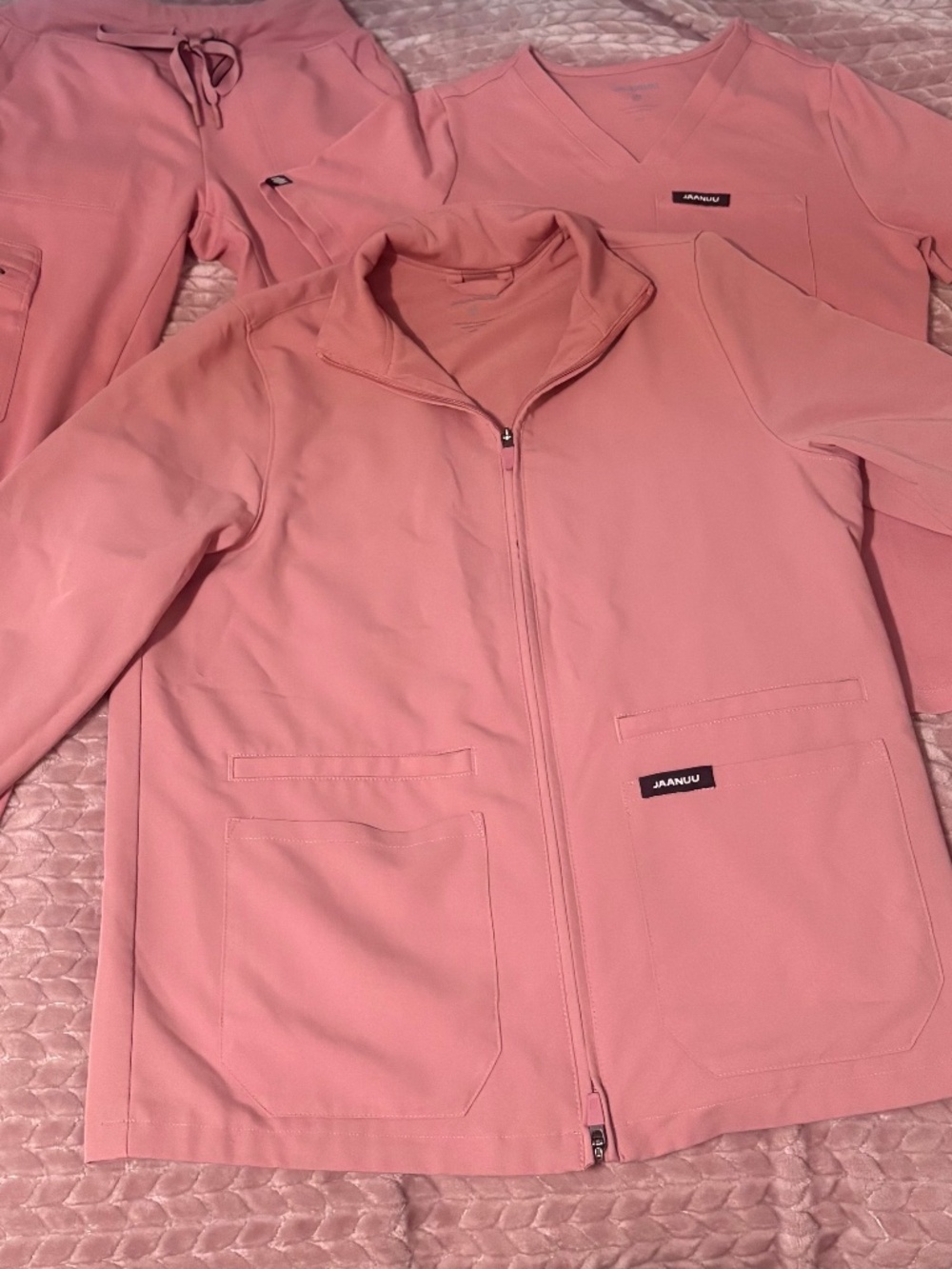 Jannuu Scrub Set